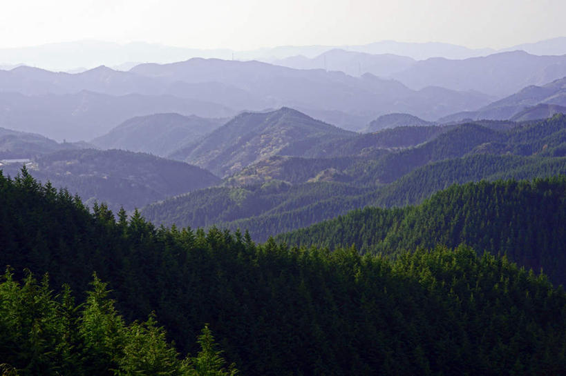 无人,横图,俯视,室外,白天,旅游,度假,美景,山,山脉,植物,爱知县,日本,亚洲,阴影,光线,影子,景观,山峰,山峦,娱乐,树,树木,蓝色,绿色,蓝天,天空,阳光,自然,群山,天,享受,休闲,景色,放松,生长,晴朗,成长,自然风光,东亚,本州,万里无云,本州岛,日本国,中部地方,爱知,晴空,晴空万里,彩图,高角度拍摄