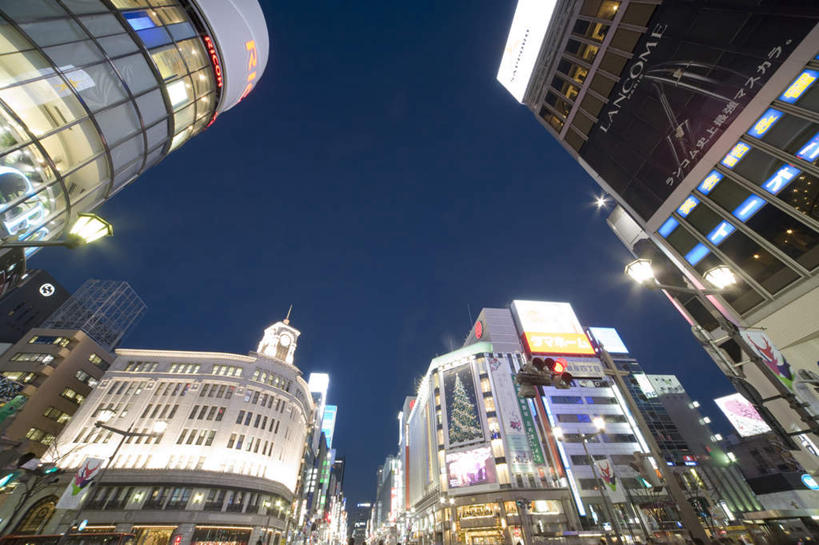 无人,商店,横图,室外,夜晚,仰视,购物,旅游,度假,消费,标志建筑,超市,地标,建筑,夜景,东京,日本,亚洲,许多,日文,标志,挂牌,文字,字符,建筑群,娱乐,标识,建设,红色,蓝色,蓝天,天空,天,享受,休闲,银座,放松,金融,百货,晴朗,选购,贸易,百货公司,东亚,本州,万里无云,关东地方,本州岛,日本国,东京都,日语,血拼,晴空,晴空万里,彩图,低角度拍摄,购物商场,购物中心,商业中心