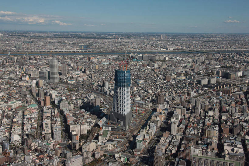 无人,高楼大厦,横图,全景,俯视,航拍,室外,白天,度假,河流,美景,水,天际线,植物,城市风光,城市,大桥,大厦,道路,建筑,立交桥,路,摩天大楼,桥梁,公路,汽车,东京,日本,亚洲,阴影,光线,影子,河水,景观,水流,云,云朵,高架,建筑群,斜拉桥,塔,桥,交通,云彩,娱乐,建设,车,树,树木,蓝色,绿色,白云,蓝天,天空,阳光,自然,交通工具,轿车,天,享受,休闲,景色,放松,生长,晴朗,成长,鸟瞰,载具,东亚,本州,关东地方,本州岛,日本国,东京都,荒川区,天空树塔,晴空,马路,彩图,高角度拍摄,大楼,高层建筑,高楼,摩天楼