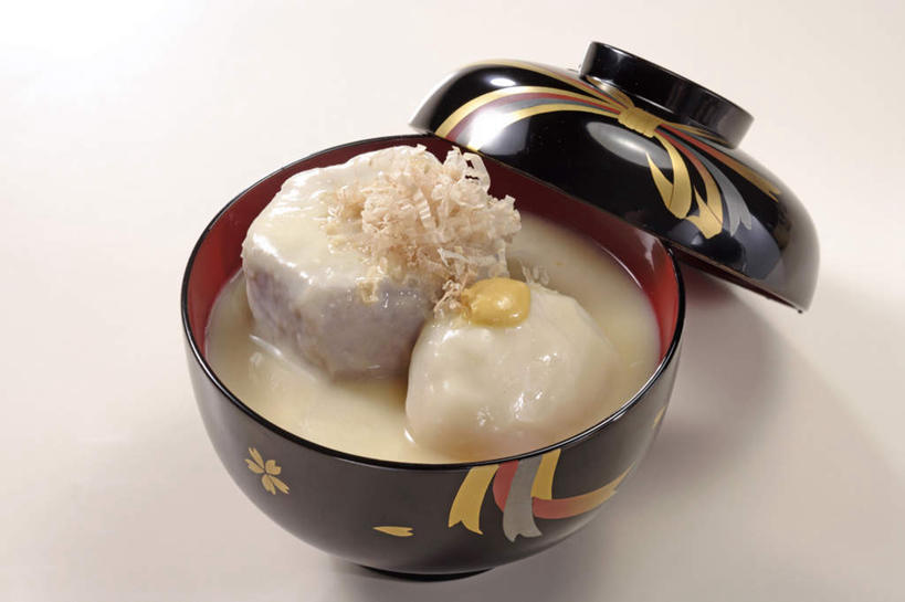 无人,横图,俯视,室内,特写,白天,烹饪,餐桌,桌子,萝卜,白萝卜,蔬菜,两块,阴影,花纹,新鲜,反射,盖子,影子,陶瓷,调料,汤,日本料理,料理,食品,深褐色,陶瓷制品,调味品,调味料,菜肴,美食,食物,一个,容器,碗,日式料理,日式,佳肴,有机食品,绿色食品,单个,餐台,储藏,储存,莱菔,彩图,高角度拍摄,贮存