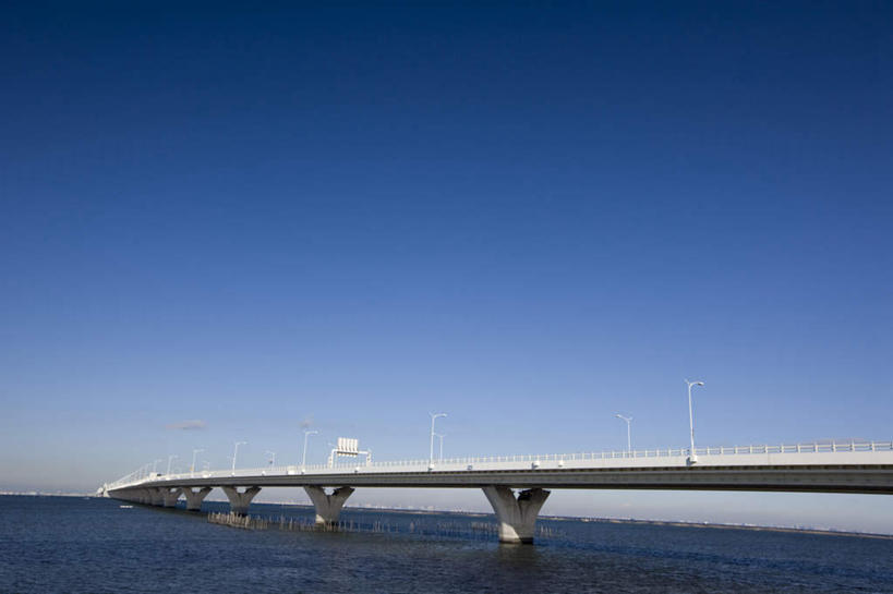 无人,横图,室外,白天,正面,旅游,度假,海浪,海洋,美景,大桥,立交桥,桥梁,日本,亚洲,景观,浪花,水平线,云,云朵,高架,斜拉桥,桥,海平线,千叶县,云彩,娱乐,蓝色,白云,蓝天,天空,自然,海水,天,享受,休闲,景色,放松,晴朗,自然风光,海景,东亚,本州,关东地方,本州岛,日本国,千叶,木更津,大海,风浪,海,海水的波动,近岸浪,涌浪,晴空,彩图