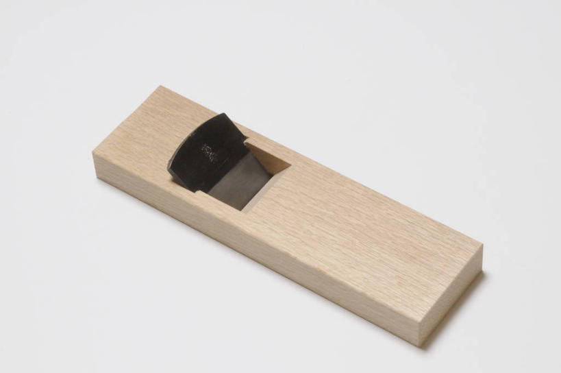 无人,横图,俯视,室内,特写,白天,白色背景,桌面,桌子,静物,金属制品,阴影,反射,金属,木制,工具,刨丝器,影子,刀具,一个,木制品,刀,摄影,影棚,单个,彩图,高角度拍摄,影棚拍摄,拍摄