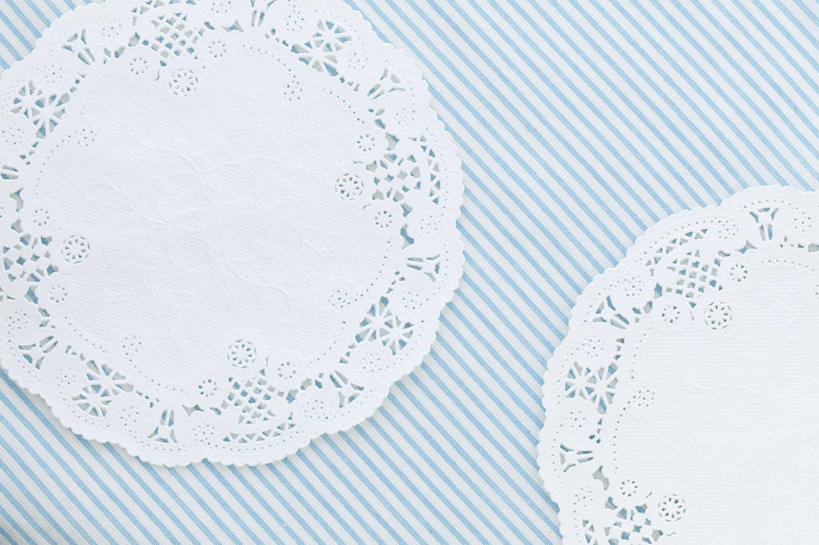 无人,横图,俯视,室内,特写,白天,静物,纺织品,阴影,反射,布,布料,方格,格子,影子,杯垫,蕾丝,织物,布纹,桌布,蓝色,餐巾,垫子,台布,摄影,影棚,布匹,餐桌布,彩图,高角度拍摄,影棚拍摄,拍摄,镂空织物