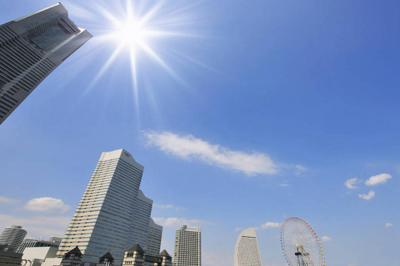 无人,高楼大厦,横图,室外,白天,仰视,度假,美景,太阳,城市风光,标志建筑,城市,大厦,地标,建筑,摩天大楼,神奈川,日本,亚洲,阴影,光线,影子,景观,云,云朵,建筑群,横滨,横滨市,神奈川县,云彩,娱乐,建设,蓝色,白云,蓝天,天空,阳光,天,享受,休闲,景色,放松,晴朗,东亚,本州,首府,关东地方,本州岛,日本国,港未来21区,晴空,彩图,低角度拍摄,镜头光晕,透镜闪耀,眩光,大楼,高层建筑,高楼,摩天楼