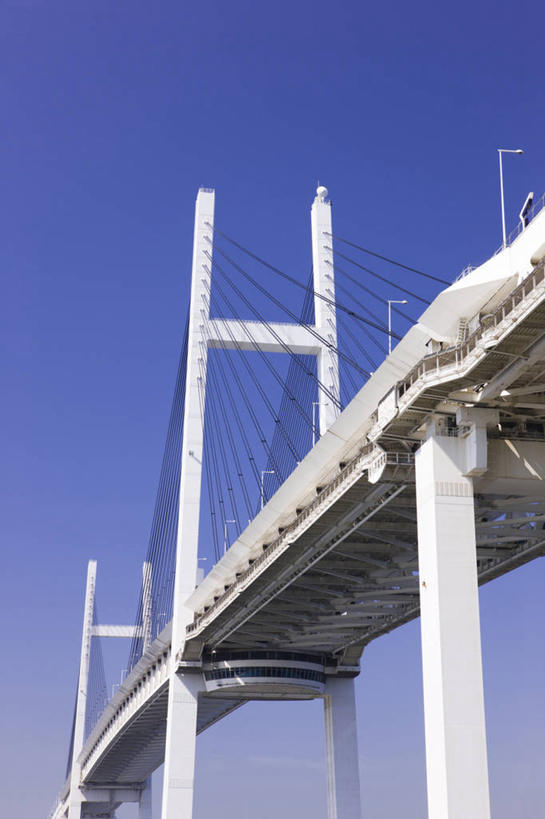 无人,栏杆,竖图,室外,白天,仰视,旅游,度假,标志建筑,大桥,地标,建筑,立交桥,桥梁,神奈川,日本,亚洲,阴影,光线,影子,柱子,高架,围栏,斜拉桥,桥,横滨,横滨市,神奈川县,娱乐,横滨海湾大桥,建设,护栏,蓝色,蓝天,天空,阳光,绳子,天,享受,休闲,旅游胜地,放松,晴朗,绳索,东亚,本州,万里无云,首府,海湾大桥,关东地方,本州岛,日本国,晴空,晴空万里,彩图,低角度拍摄