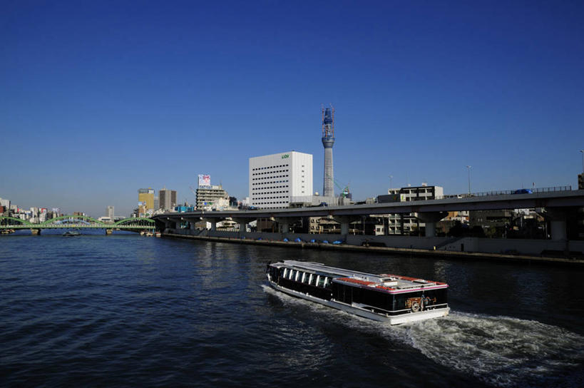 无人,高楼大厦,横图,全景,室外,白天,正面,度假,河流,美景,水,天际线,城市风光,标志建筑,城市,大厦,道路,地标,建筑,路,轮船,摩天大楼,公路,船,东京,日本,亚洲,一艘,阴影,波纹,飞溅,溅,光线,液体,影子,河水,景观,水滴,水流,高架,建筑群,交通,娱乐,建设,水珠,蓝色,蓝天,水纹,天空,阳光,船尾波,交通工具,波浪,天,享受,休闲,景色,放松,晴朗,喷洒,载具,高架桥,东亚,高架道路,跨线桥,本州,万里无云,关东地方,本州岛,日本国,东京都,墨田区,天空树塔,晴空,晴空万里,彩图,大楼,高层建筑,高楼,摩天楼,东京晴空塔,东京天空树,墨田塔,新东京铁塔