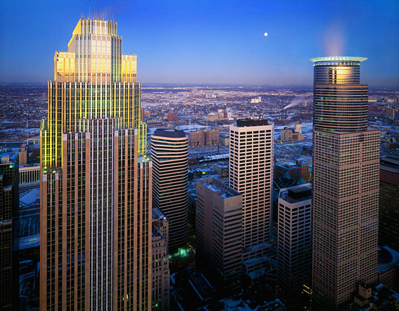 无人,高楼大厦,横图,全景,俯视,航拍,室外,白天,度假,美景,天际线,城市风光,标志建筑,城市,大厦,地标,建筑,路灯,摩天大楼,照明,美国,阴影,光线,影子,景观,灯光,娱乐,建设,灯,蓝色,蓝天,天空,天,享受,休闲,景色,放松,照亮,北美,北美洲,照明设备,鸟瞰,美洲,明尼苏达州,北亚美利加洲,亚美利加洲,明尼苏达,北星之州,彩图,高角度拍摄,大楼,高层建筑,高楼,摩天楼