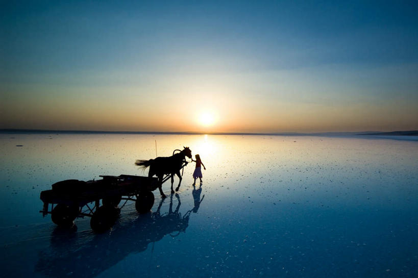 无人,横图,室外,白天,正面,海浪,海洋,浪花,水平线,辽阔,海平线,蓝色,蓝天,天空,海水,天,广阔,晴朗,一望无际,海景,万里无云,无边无际,一马平川,大海,风浪,海,海水的波动,近岸浪,涌浪,晴空,晴空万里,彩图,水天相接,水天一线