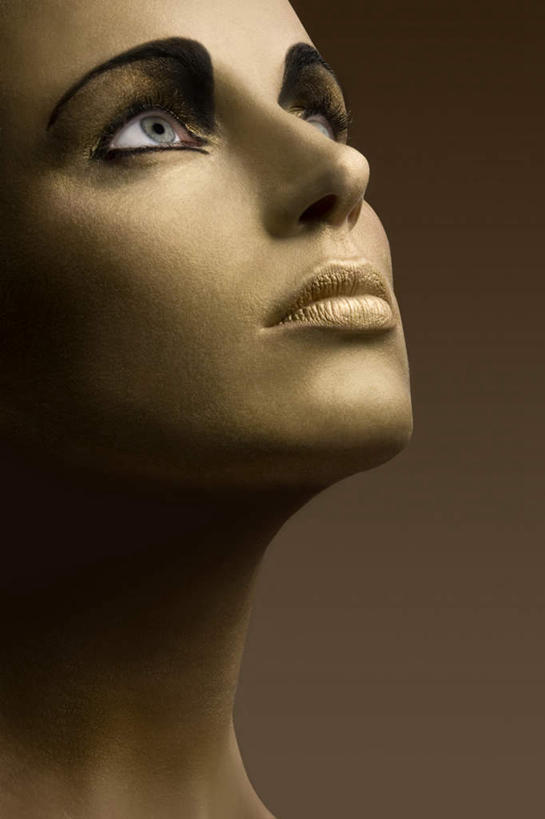 西方人,脸,头,眼睛,嘴,脸颊,眉毛,睫毛,一个人,模特,竖图,室内,特写,白天,侧面,欧洲,欧洲人,瞳孔,仅一个年轻女性,仅一个女性,仅一个人,灰色背景,注视,灰色,观察,看,忧伤,眼部,摄影,影棚,观看,察看,郁闷,关注,忧郁,担心,年轻女性,女人,女性,白种人,头部,睫,口,口腔,脸部,脸蛋,眉,面部,眼,眼睫毛,眼眉,嘴巴,嘴唇,模特儿,抬头,仰头,半身,彩图,影棚拍摄,拍摄,眼眉毛