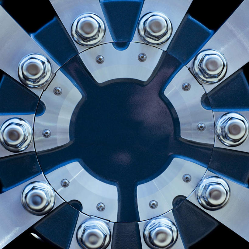 无人,方图,室内,特写,白天,正面,静物,金属制品,阴影,反射,金属,圆形,钉子,影子,车轮,发散,五金,紧固,牢固,彩图,稳固