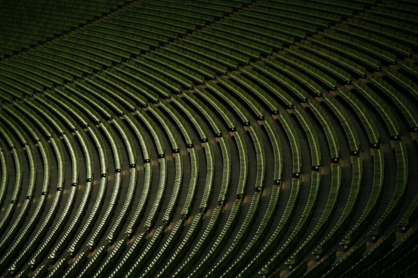 无人,体育馆,运动场,横图,俯视,室内,特写,白天,椅子,一排,整齐,木椅,体育场,排列,队列,运动馆,彩图,高角度拍摄