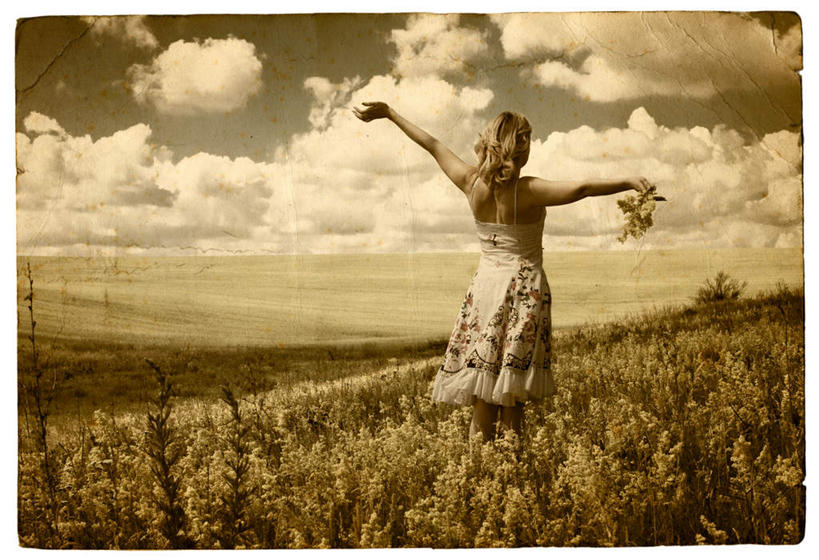 西方人,手,一个人,站,伸展双臂,横图,室外,白天,裙子,花海,花圃,植物,叶子,欧洲,欧洲人,仅一个年轻女性,仅一个女性,仅一个人,握,阴影,连衣裙,盛开,光线,影子,云,云朵,拿,花蕾,云彩,拿着,花,花瓣,花朵,花卉,鲜花,背面,蓝色,绿色,白云,蓝天,天空,阳光,花丛,花束,花田,天,花苞,花蕊,站着,手部,握着,晴朗,老照片,旧照,年轻女性,女人,女性,白种人,晴空,敞开双臂,伸开双臂,展开双肩,站立,张开手臂,张开双臂,半身,彩图