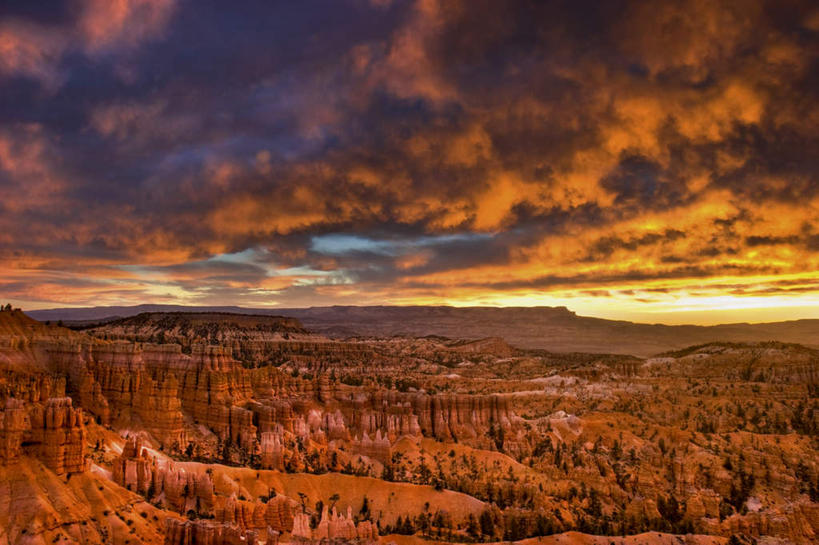 无人,公园,横图,室外,白天,正面,旅游,度假,草地,草坪,美景,日落,山,山脉,植物,美国,景观,山峰,晚霞,霞光,落日,山峦,娱乐,草,绿色,自然,黄昏,群山,享受,休闲,景色,彩霞,放松,北美,北美洲,国家公园,犹他州,自然风光,美洲,北亚美利加洲,亚美利加洲,犹他,蜂窝之州,蜂房州,布莱斯国家公园,布莱斯峡谷,布莱斯峡谷国家公园,夕照,夕阳,彩图,斜阳