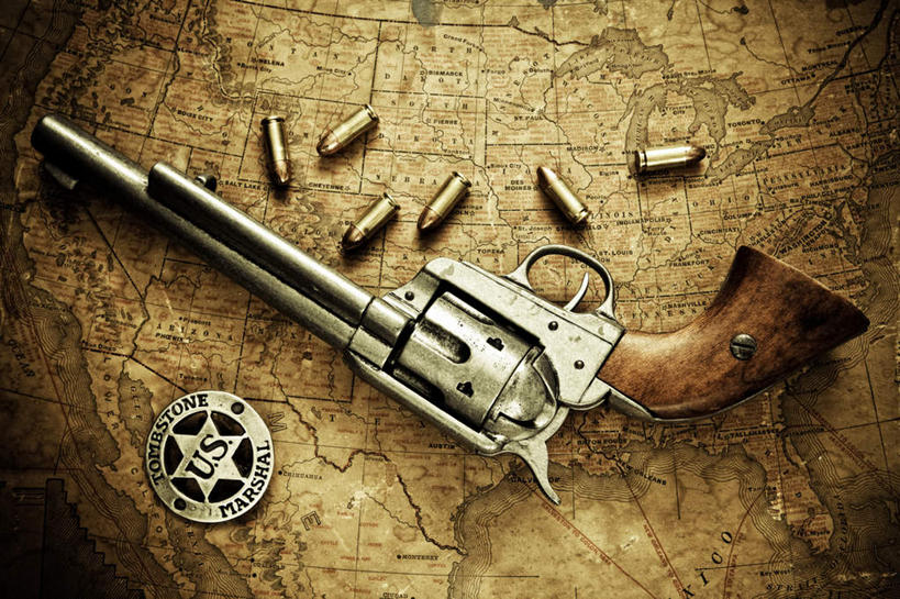 无人,横图,俯视,室外,白天,竞争,道路,地图,美国,一把,对抗,冲突,信息,英文,标志,枪,文字,字符,字母,交通,方向,破坏,标识,武器,战争,引导,指引,英文字母,子弹,损坏,北美,北美洲,攻击,威胁,对立,矛盾,兵器,美洲,防御,勋章,枪弹,胸章,敌对,挫败,斗争,抗拒,抗衡,北亚美利加洲,亚美利加洲,杀伤,威慑,危险,彩图,高角度拍摄,导航