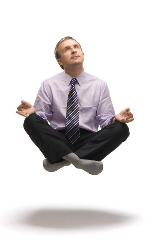 西方人,手,一个人,坐,盘腿,竖图,室内,白天,正面,衬衫,锻炼,瑜伽,运动,房间,欧洲,欧洲人,仅一个男性,仅一个人,仅一个中年男性,一双,阴影,裤子,光线,影子,墙,灯光,领带,注视,袜子,墙壁,墙面,看,手部,腾空,养生,象征,庄重,关注,身份,正式,地位,凌空,体育,男人,男性,中年男性,白种人,盘腿而坐,盘膝,盘着腿的,盘着腿坐,双腿交叉,抬头,仰头,坐着,彩图,全身,衬衣,健身