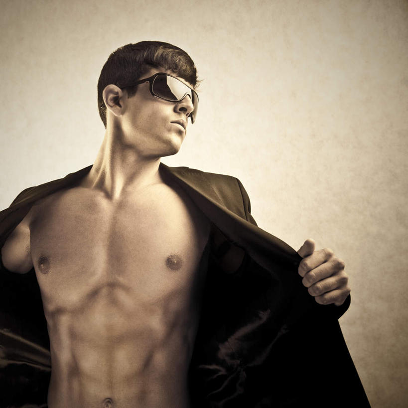 西方人,肌肉,健壮,一个人,站,方图,室内,白天,正面,欧洲,欧洲人,仅一个男性,仅一个人,握,阴影,服装,反射,墨镜,眼镜,影子,拿,拿着,扭头,注视,休闲装,拉开,仅一个年轻男性,衣服,太阳镜,太阳眼镜,观察,看,站着,转头,休闲,健康,休闲服,遮阳镜,活力,力量,握着,服饰,观看,青春,察看,强壮,关注,男人,男性,年轻男性,白种人,站立,半身,彩图