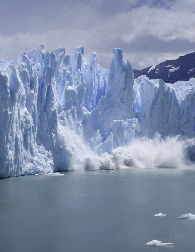 无人,竖图,室外,白天,正面,旅游,度假,湖,湖泊,美景,山,水,雪,雪山,大雪,阴影,平静,光线,影子,冰,湖面,积雪,景观,山峰,水流,水面,雪景,云,云朵,冬季,冬天,山峦,云彩,娱乐,蓝色,白云,蓝天,天空,阳光,自然,湖水,天,享受,休闲,景色,南美,放松,寒冷,晴朗,宁静,冰冷,南美洲,拉丁美洲,自然风光,美洲,圣克鲁斯,亚美利加洲,严寒,南亚美利加洲,冰凉,酷寒,凛冽,凛凛,极冷,巴塔哥尼亚高原,巴塔哥尼亚,晴空,彩图