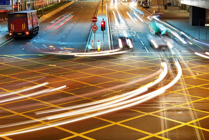 无人,横图,俯视,室外,夜晚,长时间曝光,安全,道路,路,夜景,公路,汽车,香港,中国,亚洲,阴影,光线,影子,红绿灯,灯光,分界线,停车线,信号灯,交通,车,中环,交通工具,轿车,警示,创意,车行道,车行道分界线,港,提示,载具,标线,特效,曝光,流通,创新,东亚,车行线,交通信号灯,行人信号灯,香港特别行政区,港澳台,中华人民共和国,马路,彩图,高角度拍摄