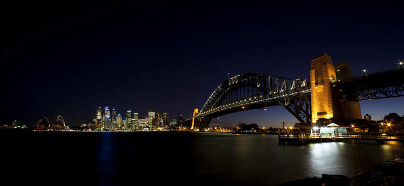 无人,高楼大厦,横图,室外,白天,仰视,度假,美景,沙滩,城市风光,标志建筑,城市,大厦,地标,建筑,路灯,摩天大楼,照明,澳大利亚,沙子,海岸,景观,灯光,沙地,娱乐,建设,灯,享受,休闲,景色,放松,照亮,照明设备,大洋洲,悉尼,澳洲,悉尼大桥,海港大桥,悉尼海港大桥,南方大陆,澳大利亚联邦,海滩,彩图,低角度拍摄,大楼,高层建筑,高楼,摩天楼