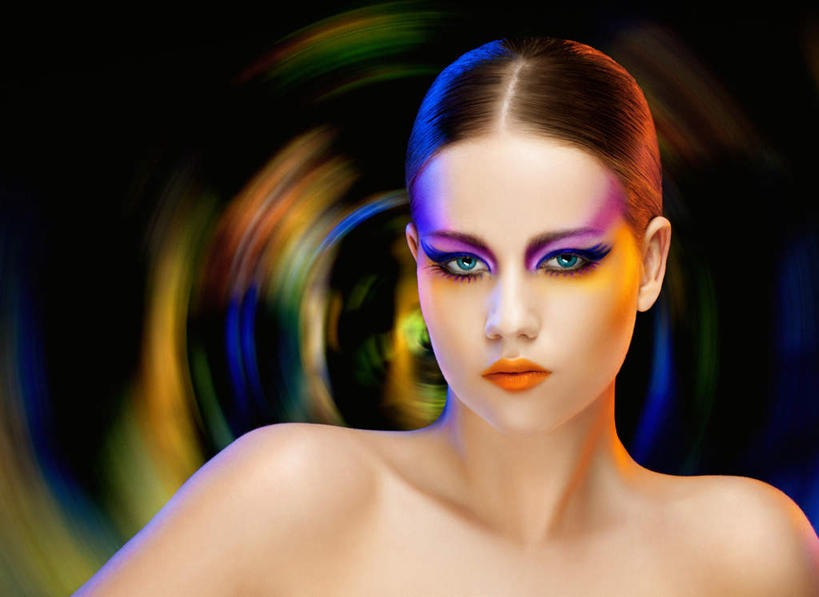 西方人,脸,头,脸颊,一个人,站,横图,室内,特写,白天,正面,房间,欧洲,欧洲人,仅一个年轻女性,仅一个女性,仅一个人,阴影,朦胧,模糊,光线,影子,灯光,注视,裸露,肩膀,观察,看,站着,眼线,创意,赤裸,观看,察看,关注,裸,特效,创新,年轻女性,女人,女性,白种人,头部,脸部,脸蛋,面部,站立,半身,彩图