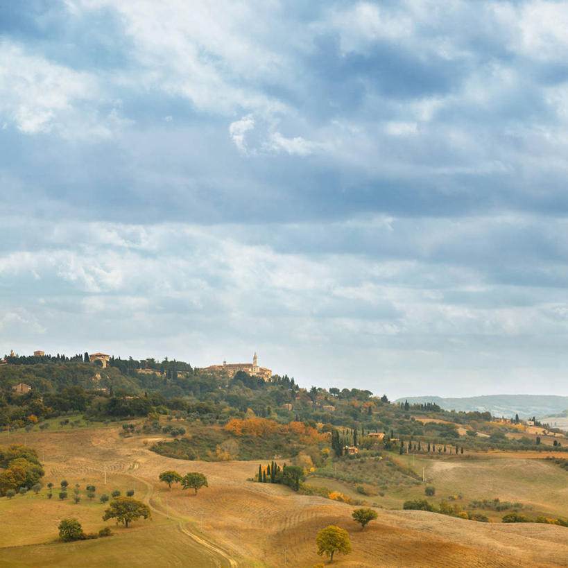 无人,农田,方图,室外,白天,正面,旅游,度假,庄稼,农作物,美景,山,山脉,树林,植物,意大利,欧洲,阴影,光线,影子,景观,山峰,云,云朵,山峦,云彩,娱乐,树,树木,蓝色,绿色,白云,蓝天,天空,阳光,自然,群山,天,享受,休闲,景色,放松,生长,晴朗,成长,托斯卡纳,南欧,自然风光,意大利共和国,托斯卡纳大区,奇扬第,晴空,彩图,耕地,庄稼田