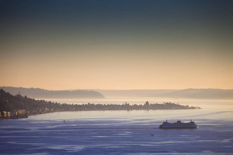 无人,横图,室外,白天,正面,旅游,度假,海浪,海洋,美景,日落,树林,植物,雾,轮船,船,华盛顿,美国,一艘,阴影,波纹,飞溅,朦胧,模糊,溅,光线,液体,影子,景观,浪花,水滴,晚霞,霞光,落日,娱乐,水珠,树,树木,绿色,水纹,阳光,自然,海水,黄昏,船尾波,交通工具,波浪,享受,休闲,景色,彩霞,放松,生长,成长,迷雾,北美,北美洲,喷洒,自然风光,载具,美洲,海景,华盛顿州,普吉特海湾,常绿之州,常青州,北亚美利加洲,亚美利加洲,夕照,薄暮,大海,风浪,海,海水的波动,近岸浪,涌浪,大雾,夕阳,彩图,傍晚,美利坚合众国,斜阳