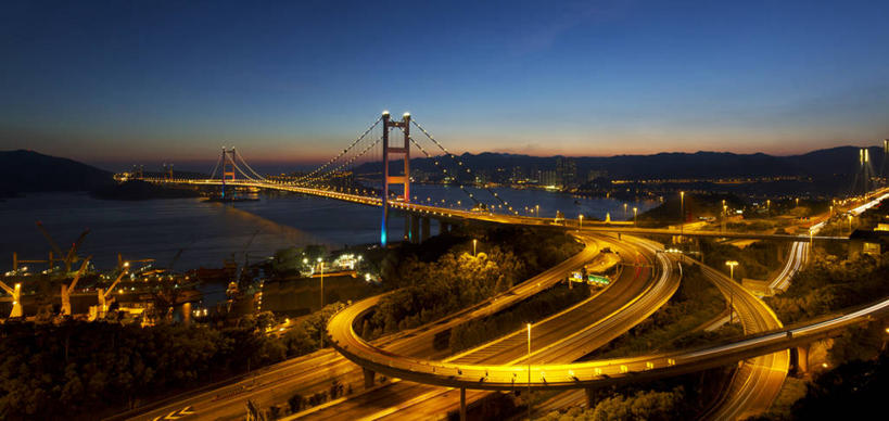 无人,家,高楼大厦,横图,俯视,室外,白天,旅游,度假,海浪,海洋,植物,标志建筑,大桥,大厦,道路,地标,建筑,立交桥,路,摩天大楼,桥梁,公路,香港,中国,亚洲,阴影,光线,影子,房屋,屋子,浪花,高架,斜拉桥,桥,灯光,交通,娱乐,建设,楼房,住宅,树,树木,蓝色,绿色,蓝天,天空,自然,海水,天,享受,休闲,旅游胜地,放松,生长,成长,港,高架桥,海景,东亚,高架道路,跨线桥,香港特别行政区,港澳台,中华人民共和国,香港青马大桥,斜张桥,大海,风浪,海,海水的波动,近岸浪,涌浪,彩图,高角度拍摄,房子,大楼,高层建筑,高楼,摩天楼,青马大桥