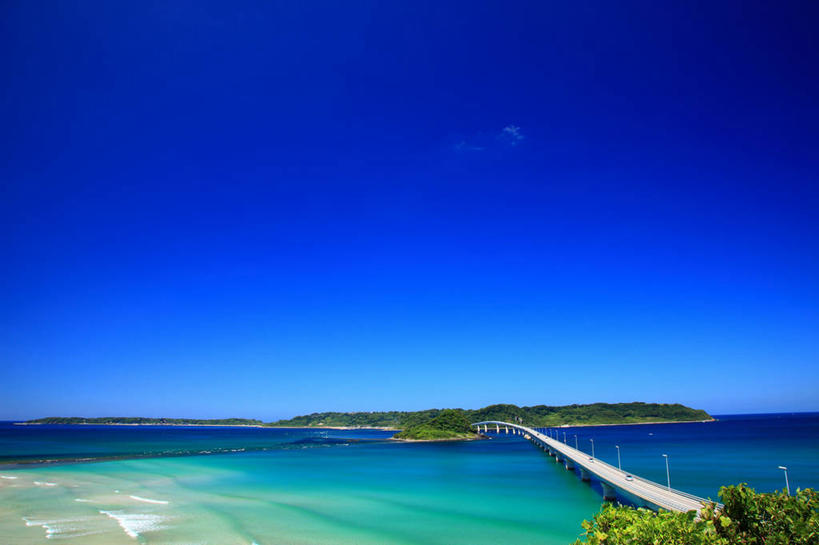 无人,横图,室外,白天,正面,旅游,度假,岛屿,海浪,海洋,石头,美景,沙滩,日本,亚洲,阴影,光线,沙子,石子,影子,岛,海岸,景观,浪花,天桥,桥,沙地,娱乐,蓝色,蓝天,天空,阳光,自然,海水,天,享受,休闲,景色,放松,晴朗,人行桥,自然风光,海景,东亚,本州,万里无云,本州岛,日本国,中国地方,山口,山口县,下关,大海,风浪,海,海水的波动,海滩,近岸浪,列岛,群岛,石块,涌浪,诸岛,晴空,晴空万里,彩图,下关市