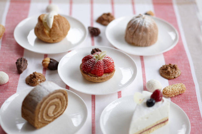 点心,无人,横图,俯视,室内,特写,白天,下午茶,餐桌,桌子,草莓,浆果,餐具,水果,五个,许多,阴影,条纹,新鲜,反射,布料,碟子,盘,影子,生食,食品,果实,布纹,蛋挞,桌布,食物,糕点,粉色,盘子,餐巾,碟,台布,摄影,有机食品,绿色食品,影棚,餐台,蛋塔,洋莓,水果皇后,红莓,地莓,餐桌布,彩图,高角度拍摄,影棚拍摄,拍摄,草莓蛋挞