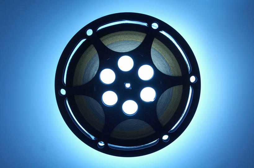 无人,横图,照片,室内,特写,白天,正面,静物,蓝色背景,圆形,图形,圆,几何,一个,摄影,影棚,单个,底片,数学,胶片,菲林,相片,彩图,影棚拍摄,拍摄,照相,几何图形,平面图形,胶卷