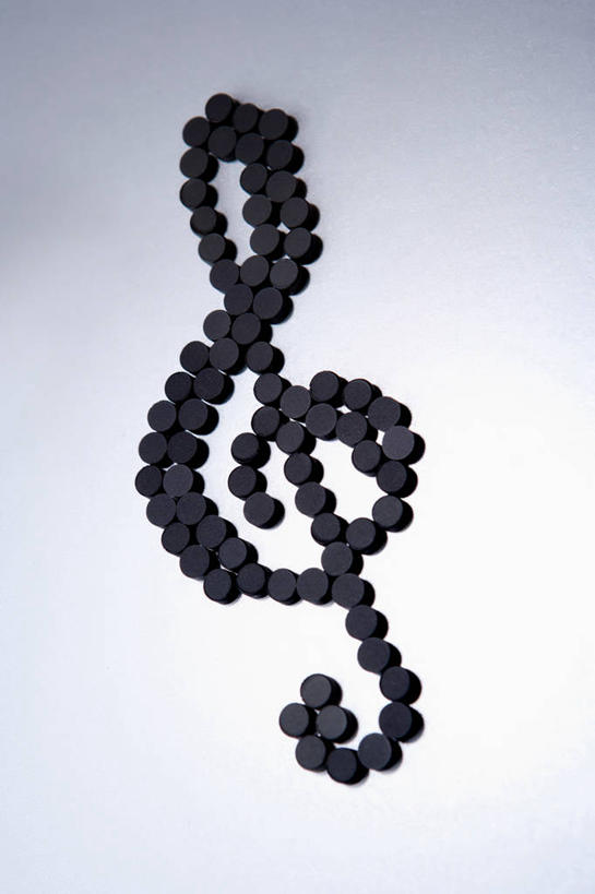 无人,竖图,俯视,室内,特写,白天,静物,阴影,灰色背景,反射,影子,音乐,一个,黑色,摄影,影棚,单个,节拍,乐符,音符,符头,符干,符尾,乐章,彩图,高角度拍摄,影棚拍摄,拍摄