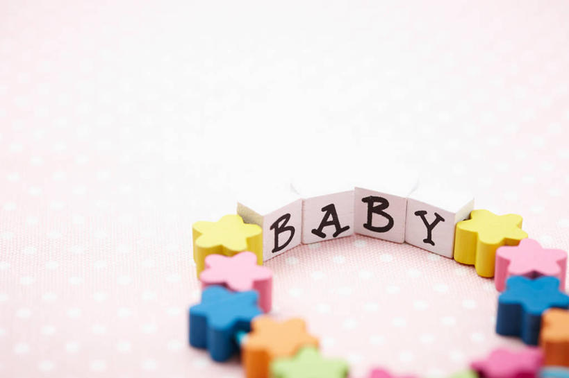 无人,横图,室内,特写,白天,正面,静物,阴影,反射,英文,标志,文字,影子,字符,字母,标识,装饰品,饰品,手链,首饰,摄影,手镯,影棚,英文字母,镯子,彩图,影棚拍摄,拍摄