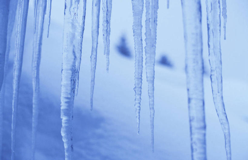 无人,横图,室外,白天,正面,美景,吊挂,悬挂,阴影,朦胧,模糊,清澈,光线,影子,冰,景观,冰块,冰柱,系统,挂,阳光,自然,景色,寒冷,冰冷,自然风光,严寒,冰凉,酷寒,凛冽,凛凛,极冷,清亮,彩图