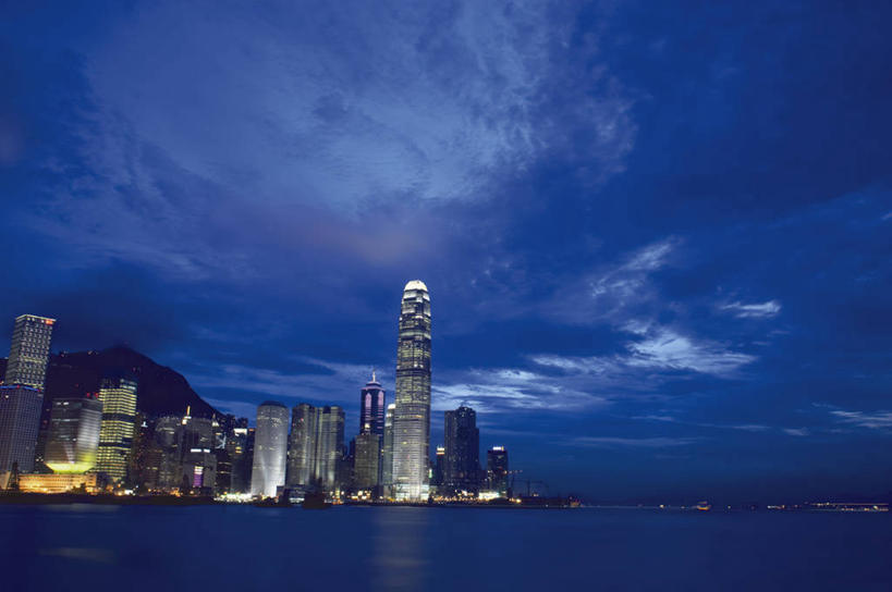 无人,高楼大厦,横图,室外,夜晚,仰视,度假,海浪,海洋,美景,城市风光,城市,大厦,建筑,摩天大楼,夜景,香港,中国,亚洲,阴影,光线,影子,景观,浪花,灯光,娱乐,建设,维多利亚港,海水,享受,休闲,景色,放松,港,海景,东亚,香港特别行政区,港澳台,中华人民共和国,维港,大海,风浪,海,海水的波动,近岸浪,涌浪,彩图,低角度拍摄,大楼,高层建筑,高楼,摩天楼