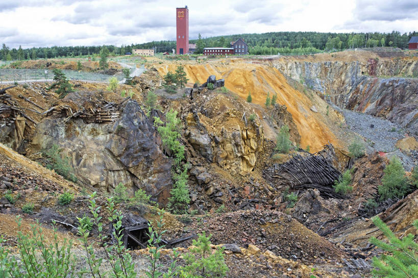 无人,横图,俯视,室外,白天,旅游,度假,草地,草坪,石头,美景,山,山脉,植物,瑞典,欧洲,阴影,光线,矿石,石子,影子,景观,山峰,云,云朵,山峦,云彩,娱乐,草,树,树木,蓝色,绿色,白云,蓝天,天空,阳光,自然,群山,天,享受,休闲,景色,放松,生长,晴朗,成长,矿山,斯堪的纳维亚,矿物,自然风光,北欧,斯堪的那维亚,斯堪的那维亚半岛,斯堪的纳维亚半岛,采集,开采,首府,瑞典王国,达拉纳省,法伦,石块,岩石,晴空,彩图,高角度拍摄,采掘