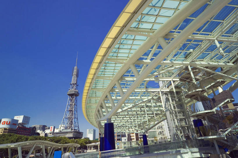 无人,高楼大厦,横图,室外,白天,仰视,度假,美景,植物,城市风光,标志建筑,城市,大厦,地标,建筑,摩天大楼,爱知县,名古屋,日本,亚洲,阴影,光线,影子,景观,娱乐,建设,树,树木,蓝色,绿色,蓝天,天空,阳光,自然,天,享受,休闲,景色,放松,生长,晴朗,成长,东亚,本州,万里无云,本州岛,日本国,中部地方,爱知,县厅,久屋大通公园,名古屋市,名古屋电视塔,晴空,晴空万里,彩图,低角度拍摄,大楼,高层建筑,高楼,摩天楼