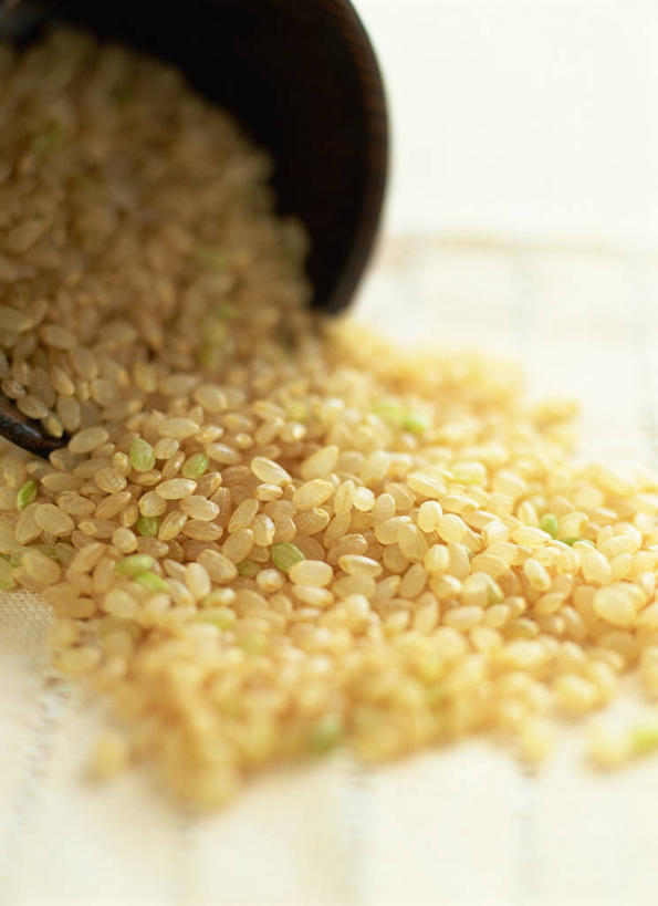 无人,竖图,俯视,室内,特写,白天,一堆,许多,阴影,堆叠,堆积,朦胧,模糊,反射,影子,陶瓷,谷类,谷物,陶瓷制品,米,很多,大米,一个,容器,碗,糙米,单个,储藏,堆,储存,玄米,彩图,高角度拍摄,贮存