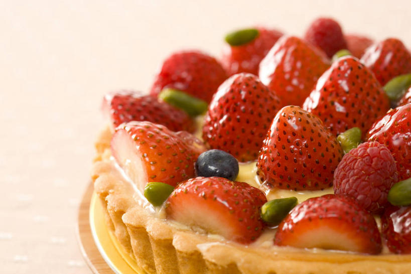 点心,无人,横图,俯视,室内,特写,白天,白色背景,下午茶,草莓,浆果,水果,切开,阴影,新鲜,反射,影子,生食,食品,果实,蛋挞,食物,糕点,红色,切,摄影,有机食品,绿色食品,影棚,剖面,切面,蛋塔,洋莓,水果皇后,红莓,地莓,彩图,高角度拍摄,影棚拍摄,拍摄,草莓蛋挞