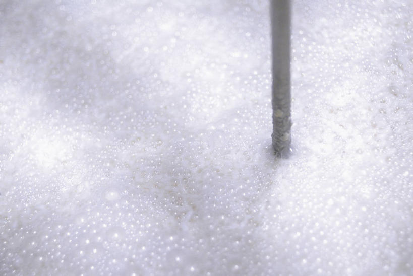 清酒,无人,横图,俯视,室内,特写,白天,阴影,朦胧,模糊,反射,影子,酒类,酒,饮料,彩图,高角度拍摄