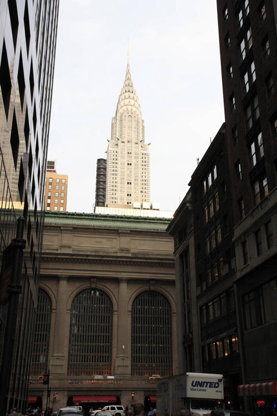 无人,高楼大厦,竖图,室外,白天,仰视,度假,美景,窗户,城市风光,标志建筑,城市,大厦,地标,建筑,摩天大楼,车站,纽约,美国,墙,景观,曼哈顿,站台,娱乐,建设,月台,中央车站,玻璃窗,墙壁,墙面,天空,天,享受,休闲,景色,放松,北美,北美洲,美洲,克莱斯勒大厦,纽约市,纽约州,帝国之州,帝国州,克莱斯勒大楼,北亚美利加洲,亚美利加洲,斯勒大厦,大广场车站,大中央车站,大中央火车总站,彩图,低角度拍摄,大楼,高层建筑,高楼,摩天楼,美利坚合众国,曼哈顿区,纽约县,曼哈顿岛