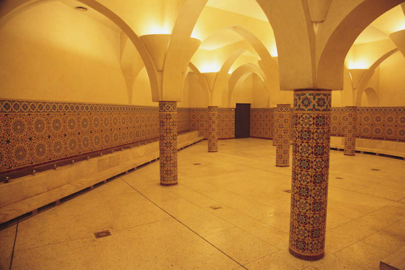 无人,横图,室内,白天,正面,旅游,度假,名胜古迹,标志建筑,地标,建筑,照明,非洲,摩洛哥,阴影,节日,遗迹,光线,壁灯,影子,墙,拱门,灯光,古迹,文化,文物,娱乐,建设,古建筑,墙壁,墙面,灯,灯具,祈祷,享受,休闲,健康,旅游胜地,放松,许愿,宗教,信仰,纪念,祈求,照亮,伊斯兰教,照明设备,清真寺,古文明,阿非利加洲,摩洛哥王国,卡萨布兰卡,达尔贝达,摩洛哥肺叶,哈桑二世清真寺,平安,彩图