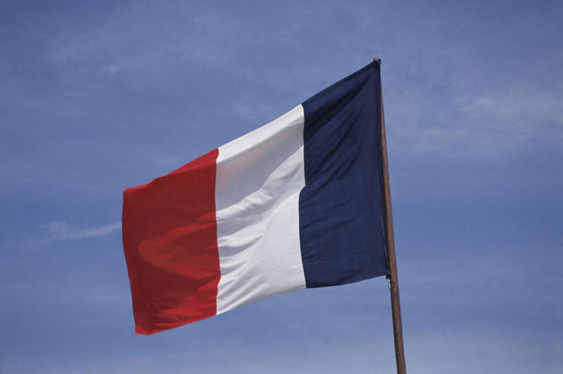 无人,横图,室外,特写,白天,仰视,静物,旗帜,国旗,一面,阴影,飘扬,光线,影子,云,云朵,云彩,红色,蓝色,白色,白云,蓝天,天空,阳光,天,晴朗,飘逸,飞扬,法国国旗,旗,晴空,彩图,低角度拍摄,三色旗