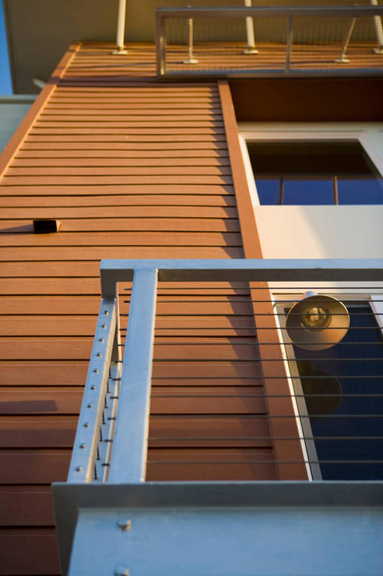 无人,家,栏杆,竖图,室外,白天,仰视,度假,美景,窗户,城市风光,城市,美国,阴影,光线,扶手,影子,房屋,屋子,景观,公寓,娱乐,洋房,护栏,楼房,玻璃窗,住宅,阳光,享受,休闲,景色,放松,北美,北美洲,加利福尼亚,美洲,加州,加利福尼亚州,金州,黄金州,北亚美利加洲,亚美利加洲,文图拉县,奥克斯纳德,彩图,低角度拍摄,房子,美利坚合众国