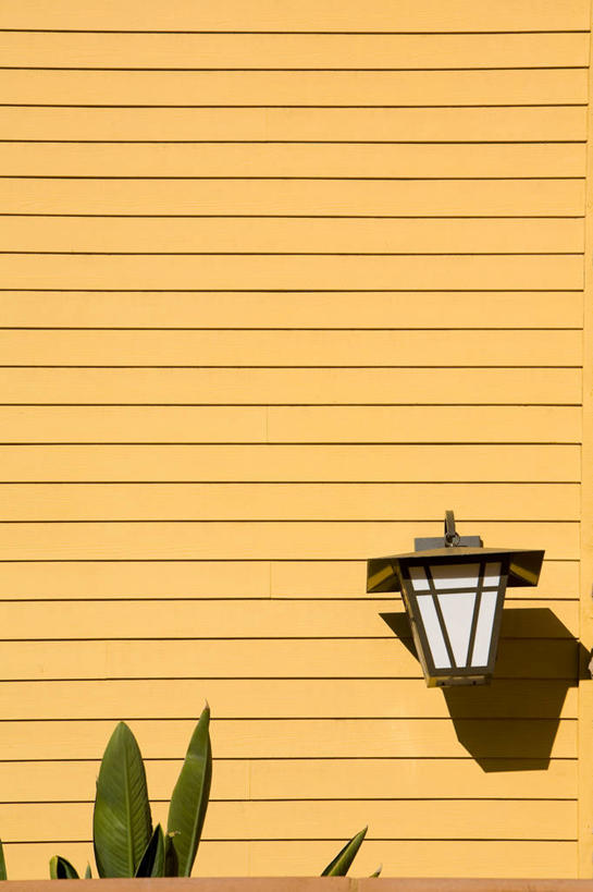 无人,竖图,室外,白天,正面,度假,建材,美景,城市风光,城市,建筑,照明,美国,阴影,光线,壁灯,材料,影子,砖,砖块,墙,景观,灯光,娱乐,墙壁,墙面,灯,一个,阳光,灯具,享受,休闲,砖头,景色,放松,建造,单个,照亮,北美,北美洲,照明设备,加利福尼亚,美洲,加州,加利福尼亚州,金州,黄金州,北亚美利加洲,亚美利加洲,文图拉县,奥克斯纳德,石料,彩图,砌墙砖,美利坚合众国