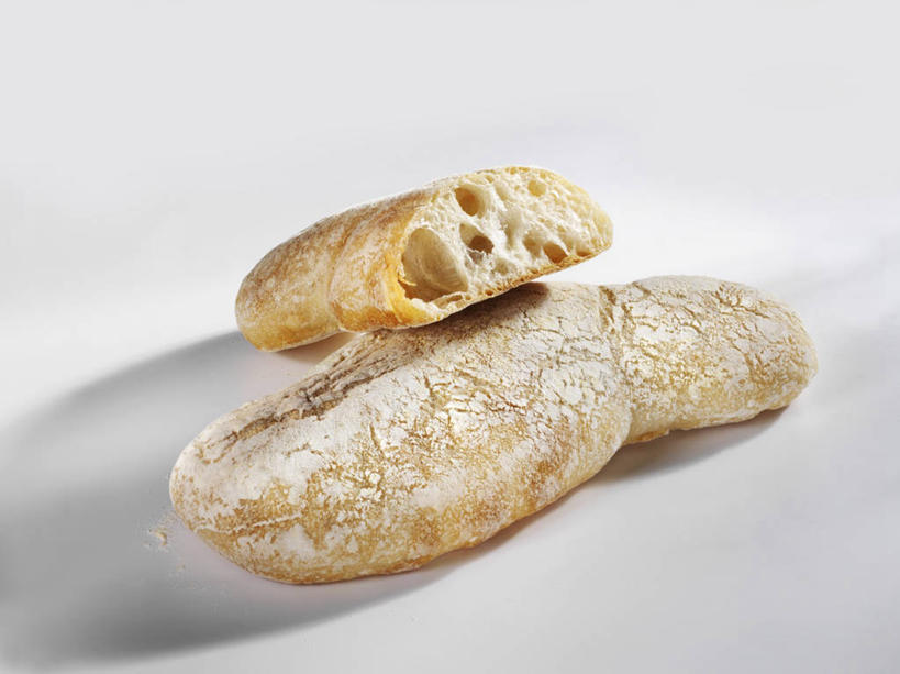 点心,面包,无人,横图,俯视,室内,特写,白天,白色背景,餐桌,桌子,一堆,切开,阴影,堆叠,堆积,反射,影子,食品,面点,食物,糕点,两个,切,摄影,影棚,餐台,堆,剖面,切面,彩图,高角度拍摄,影棚拍摄,拍摄