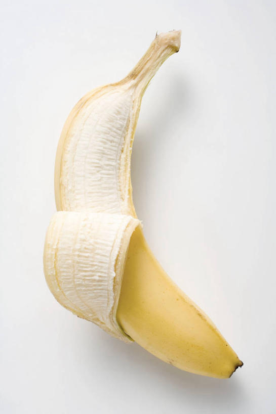 无人,竖图,俯视,室内,特写,白天,白色背景,桌面,桌子,香蕉,水果,阴影,新鲜,反射,木制,影子,生食,食品,果实,果皮,食物,一个,黄色,木制品,摄影,有机食品,绿色食品,影棚,单个,香蕉皮,甘蕉,彩图,高角度拍摄,影棚拍摄,拍摄