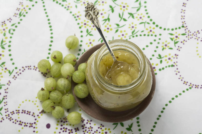 无人,横图,俯视,室内,特写,白天,餐桌,桌子,浆果,餐具,水果,玻璃,一堆,许多,阴影,堆叠,堆积,新鲜,反射,碟子,盘,影子,生食,食品,果实,玻璃制品,食物,一个,盘子,玻璃瓶,瓶子,碟,果酱,有机食品,绿色食品,单个,餐台,堆,广口瓶,果子酱,穗醋栗,醋栗,彩图,高角度拍摄