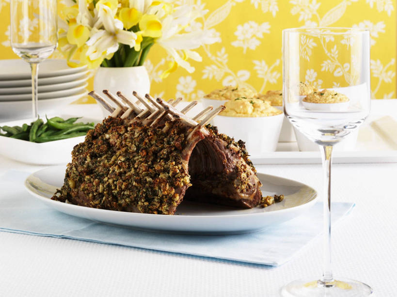 无人,横图,俯视,室内,特写,白天,烹饪,西餐,餐桌,桌子,蔬菜,土豆,杯子,餐具,许多,阴影,新鲜,反射,碟子,高脚杯,盘,影子,陶瓷,肉,羊排,料理,食品,陶瓷制品,红酒杯,很多,羊肉,菜肴,美食,肉类,玻璃制品,食物,盘子,酒杯,容器,碟,碗,西式,佳肴,有机食品,绿色食品,餐台,储藏,葡萄酒杯,储存,肉食,馍馍蛋,玻璃杯,洋芋,山药蛋,马铃薯,彩图,高角度拍摄,贮存