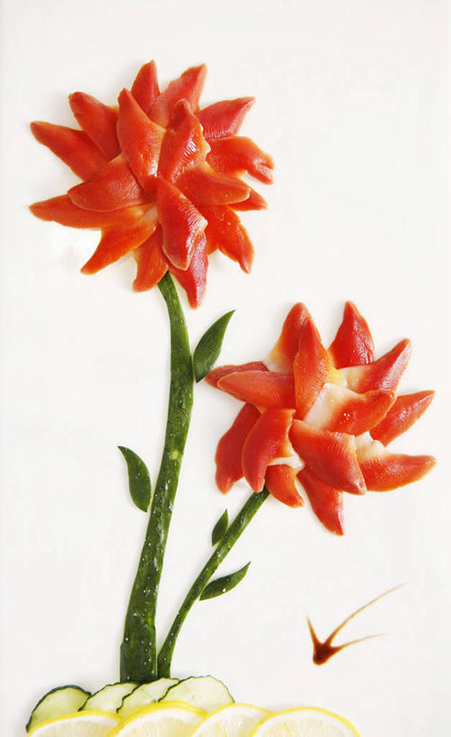 海鲜,无人,竖图,室内,特写,白天,白色背景,正面,阴影,装饰,反射,影子,水产,海洋生物,摄影,影棚,华丽,修饰,点缀,水生动物,海产品,水生物,海底动物,北极贝,衬托,美观,雅致,雅观,彩图,影棚拍摄,拍摄