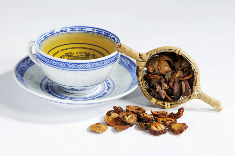 无人,横图,俯视,室内,特写,白天,白色背景,绘画,幸福,茶,桌面,桌子,杯子,餐具,一堆,许多,阴影,堆叠,堆积,反射,木制,彩绘,瓷器,碟子,盘,影子,勺子,陶瓷,茶叶,娱乐,盘子,木制品,水杯,调羹,碟,汤匙,山楂,享受,休闲,温馨,放松,乐趣,摄影,影棚,堆,陶艺,提神,舒适,醒脑,彩釉,红果,茶杯,画画,彩图,高角度拍摄,影棚拍摄,拍摄